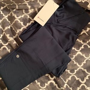 Lululemon leggings. Chase the chill SHR pant 28”